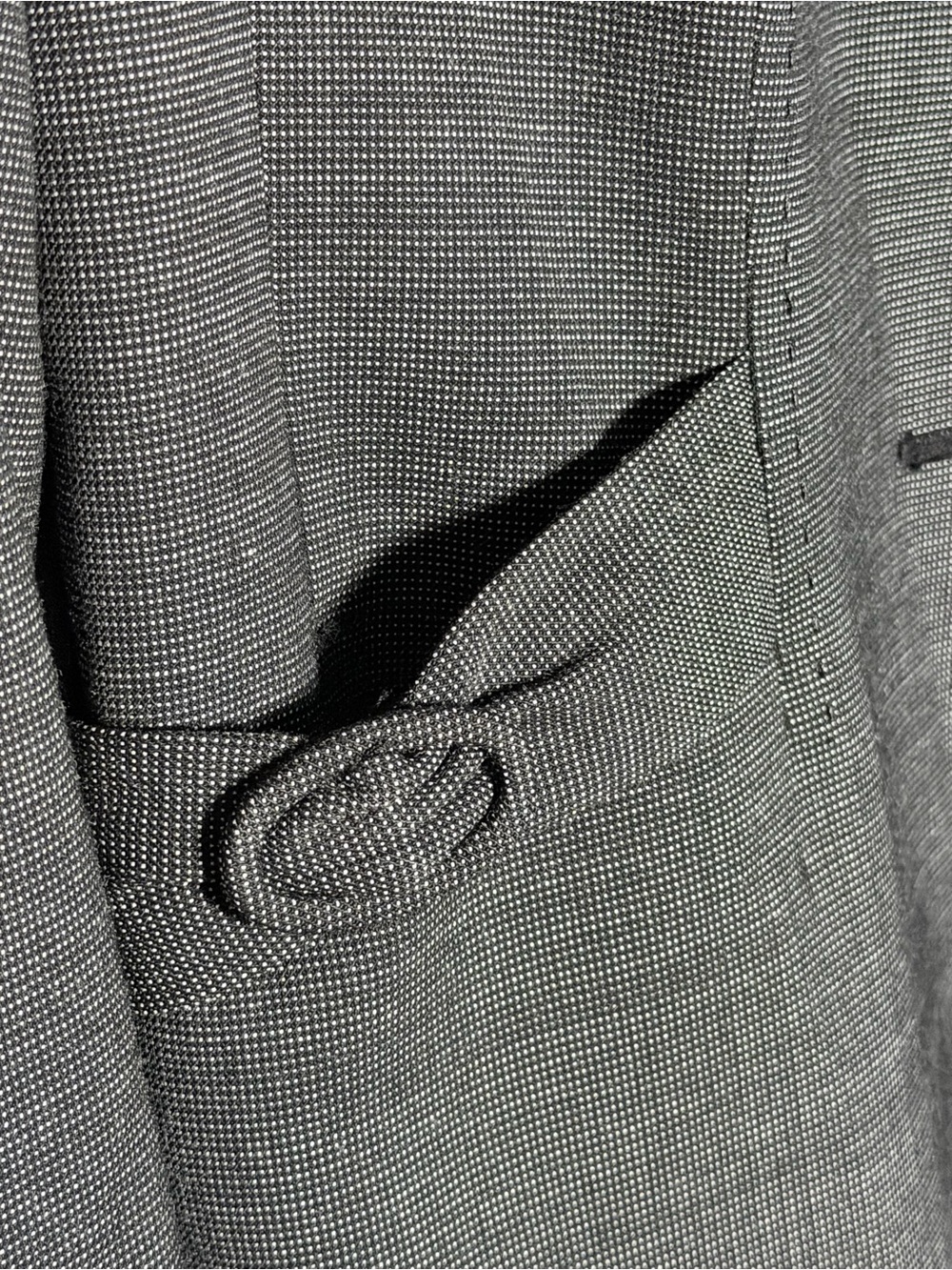 Classiques Entier Gray Two-Button Tailored Blazer - Picture 2 of 11